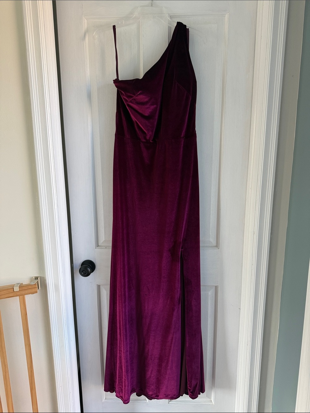 One-Shoulder Velvet Evening Dress in Burgundy